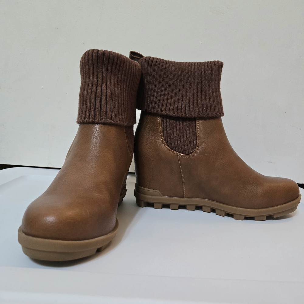 Brown Ankle Boots with Knit Cuff